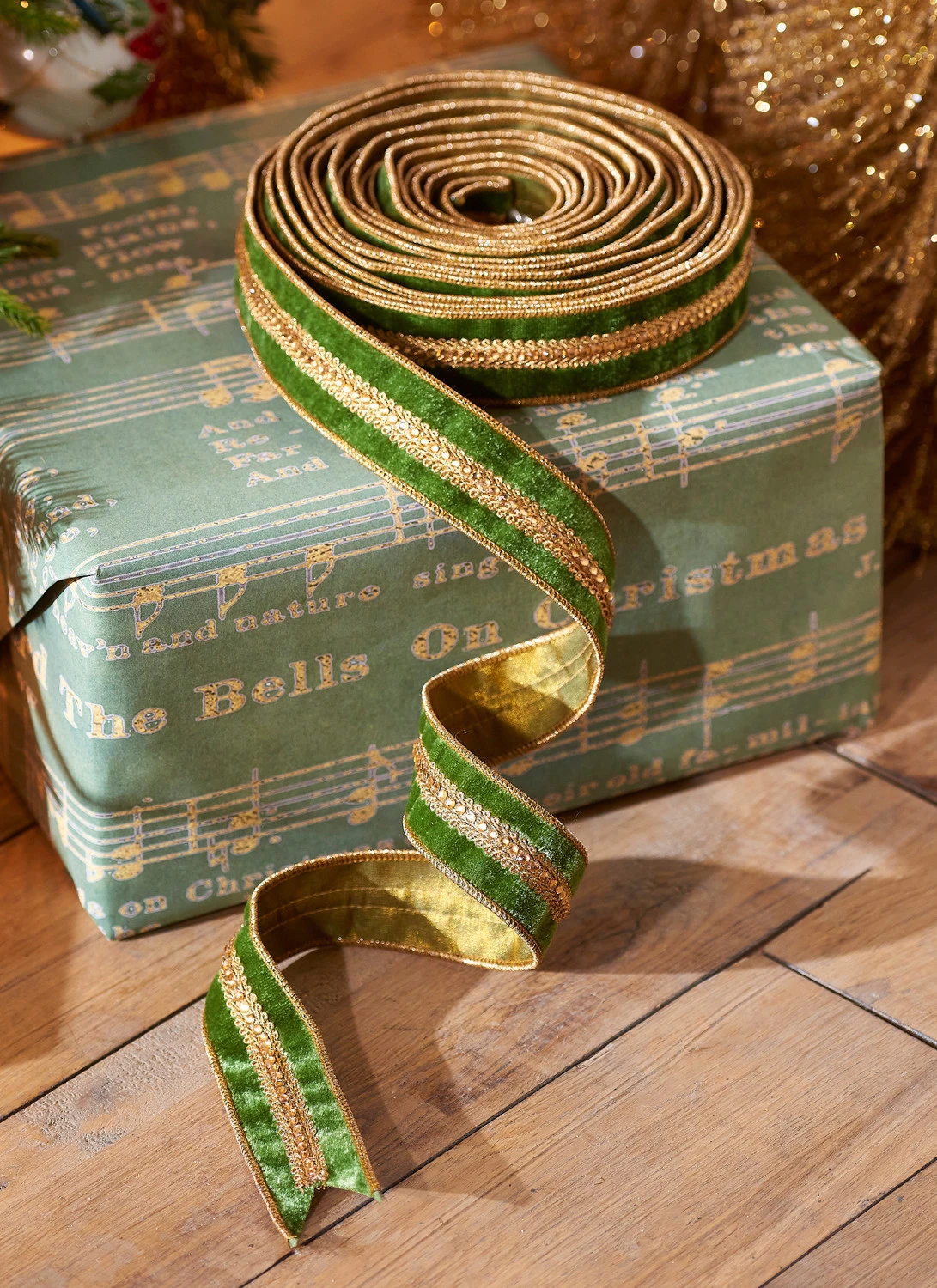 Raz 1.5" Green Velvet Christmas Ribbon With Gold Jewels R4227719 1 Raz 1.5" Green Velvet Christmas Ribbon With Gold Jewels R4227719