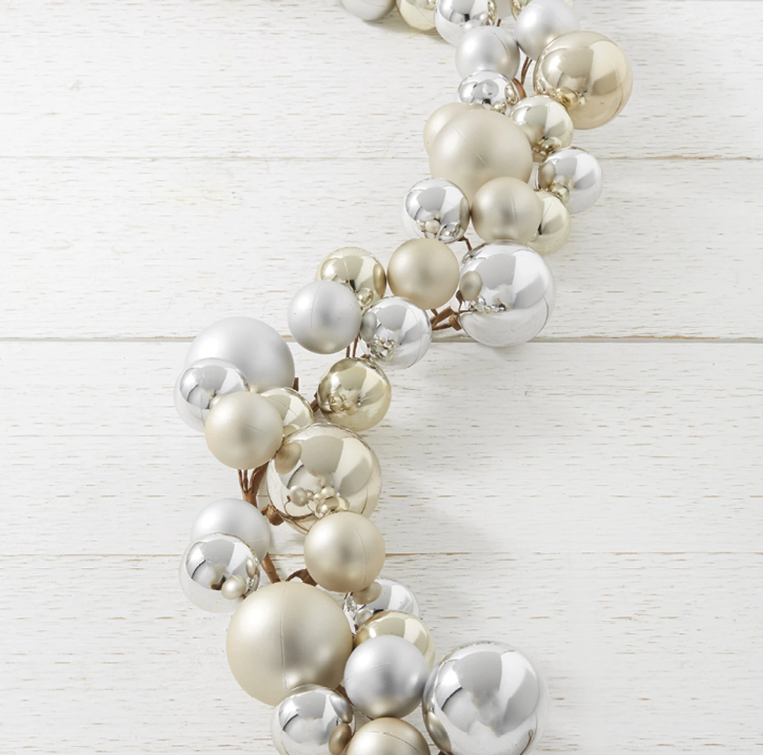 Raz 4' Champagne And Silver Ball Christmas Garland G4116150 1 Raz 4' Champagne And Silver Ball Christmas Garland G4116150